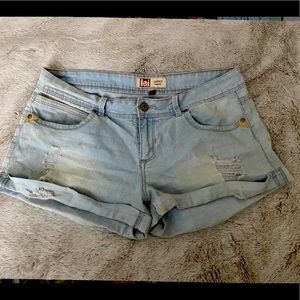 Light material denim shorts